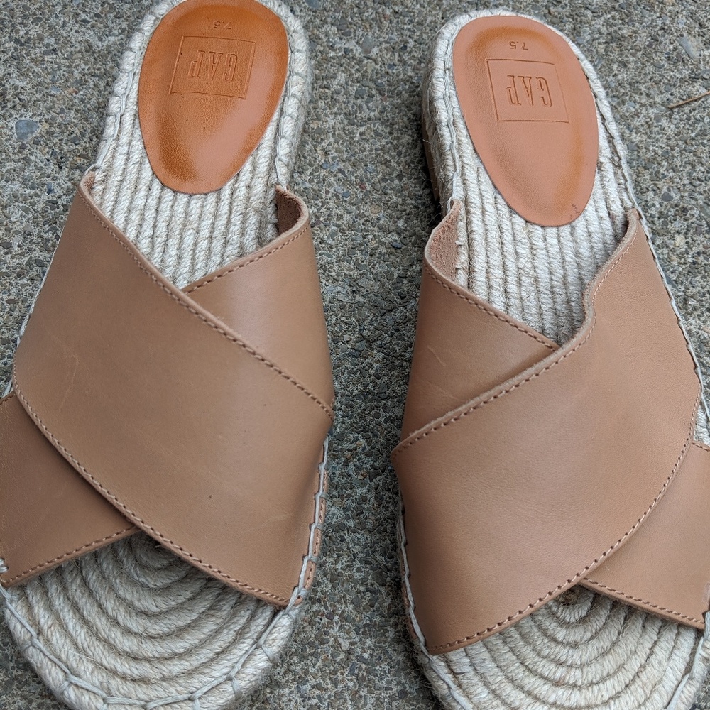 Gap Tan Leather Slides Sandals Size 7.5M